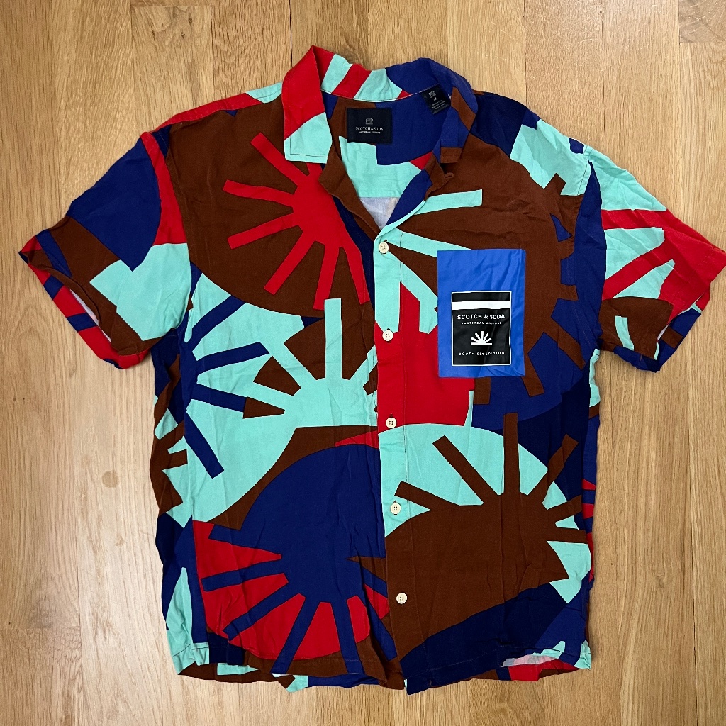 Scotch & Soda Men's Colorful Sun Print Short Sleeve Button Down, Medium
